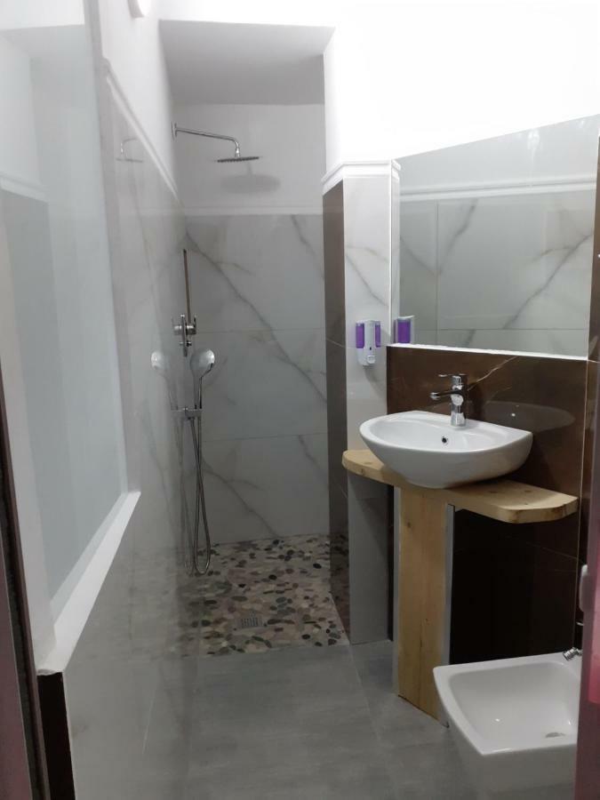 Vila Oliven Vlora Kültér fotó